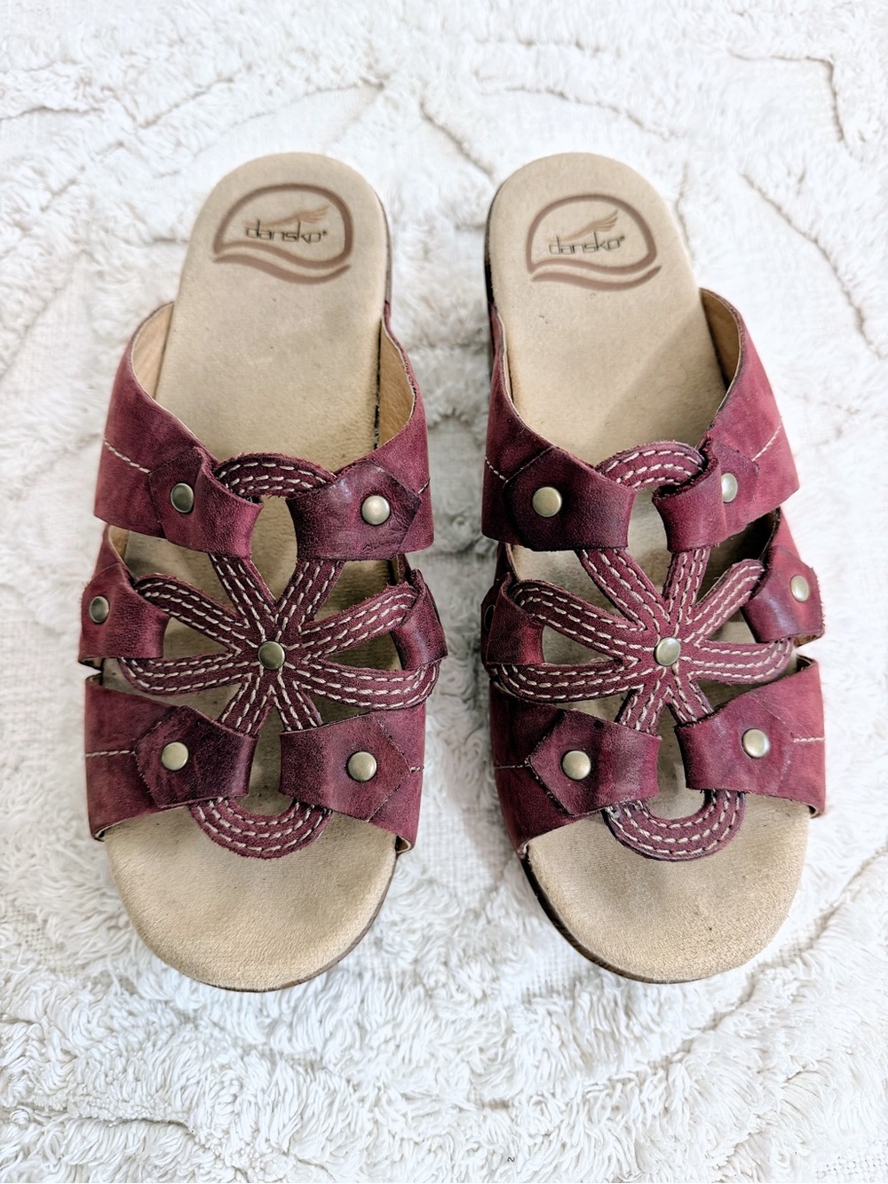 Dansko Size 37 Burgundy Leather Floral Slide Sandals Clogs EUC - Like New